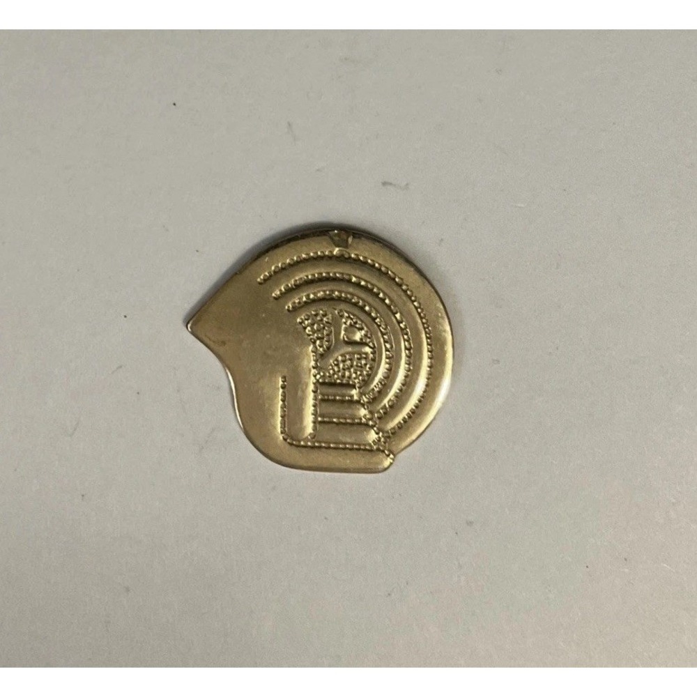 United Way Pin Vintage Gold Tone Brooch Hat Pinback Tie Tac USA